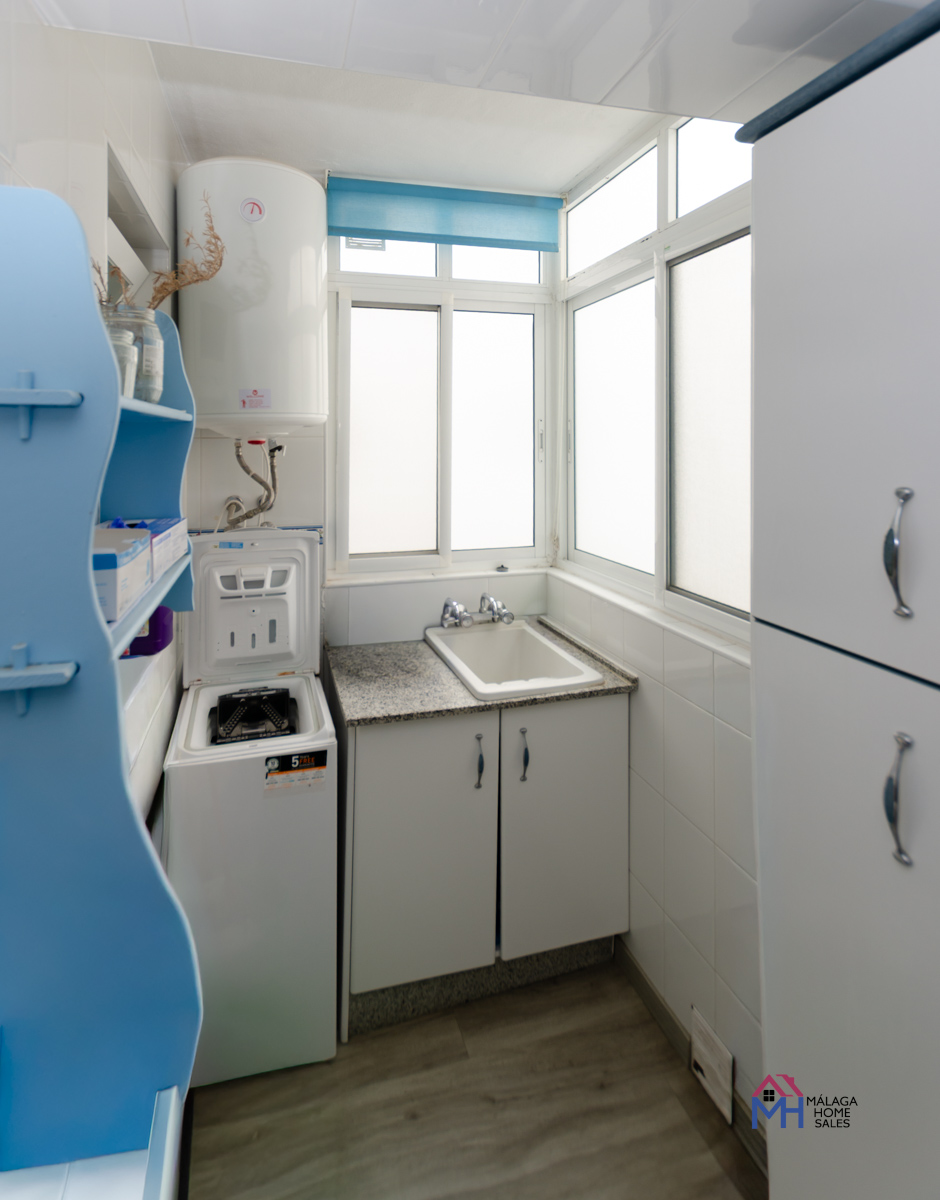 Piso en venta  en recinto privado en Torre del Mar-Málaga.