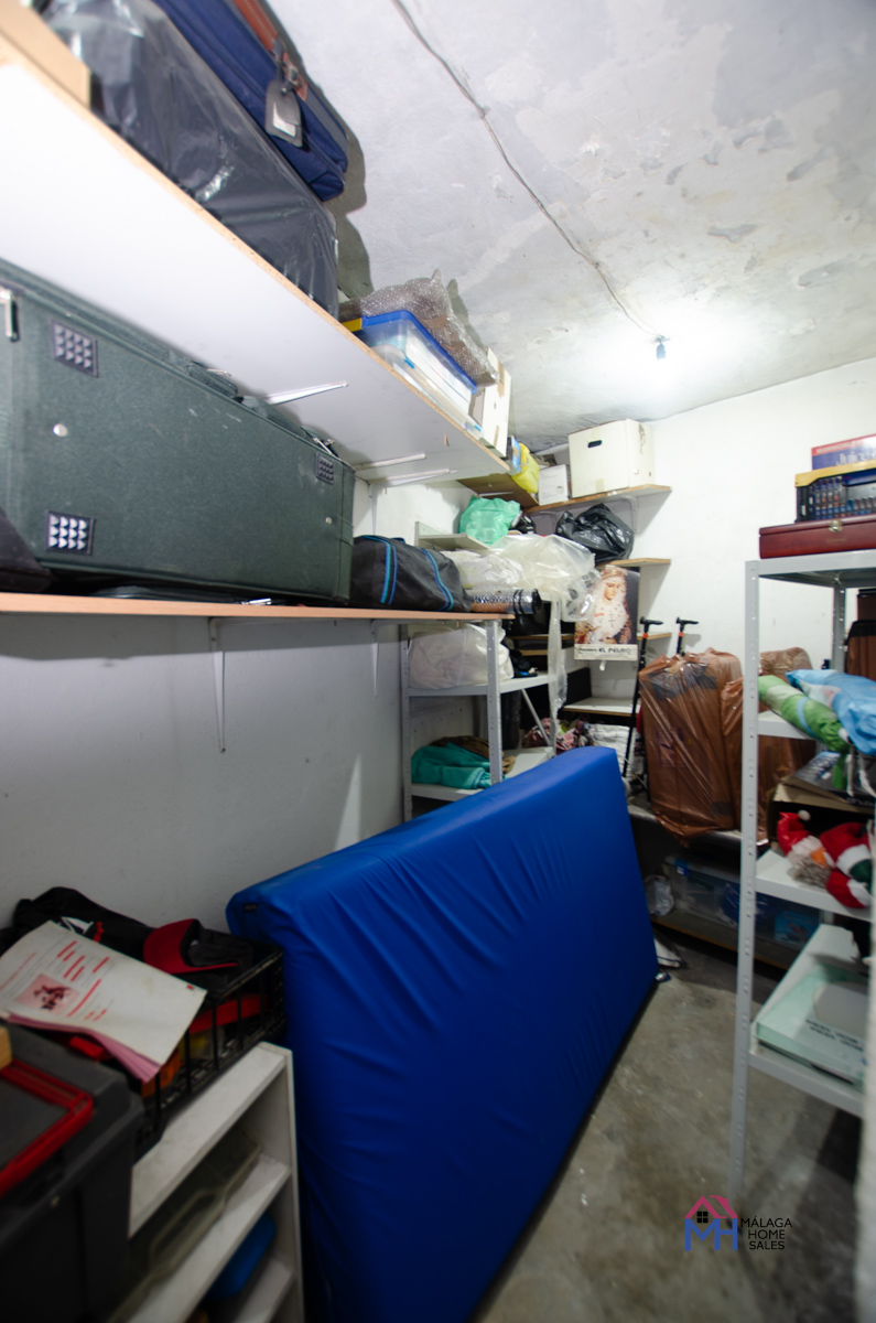 Piso en venta  en recinto privado en Torre del Mar-Málaga.