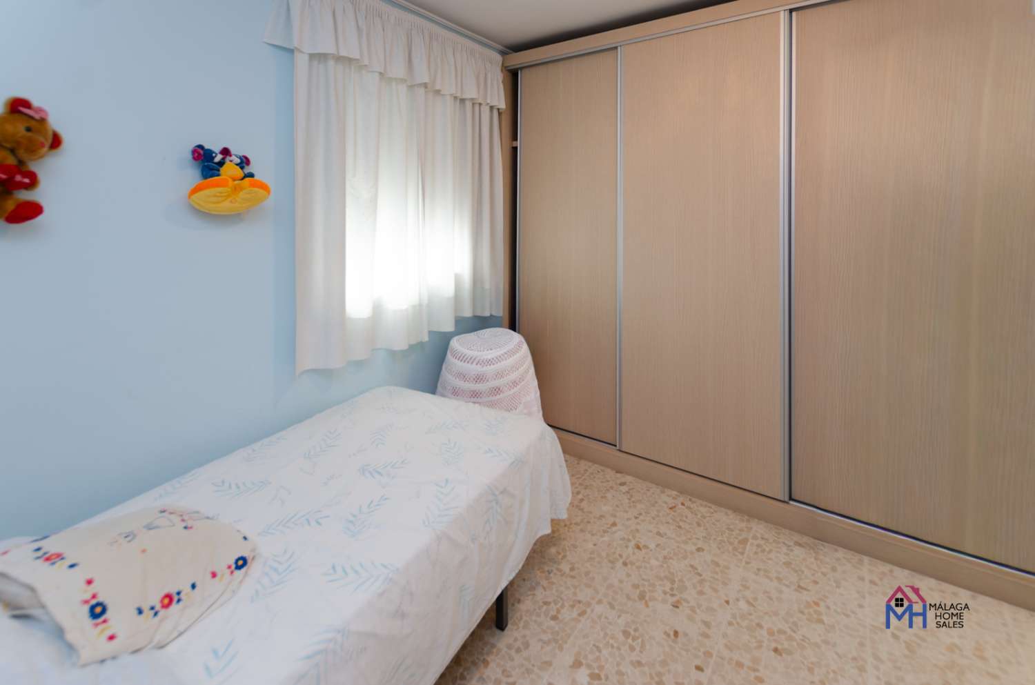 Piso en venta  en recinto privado en Torre del Mar-Málaga.