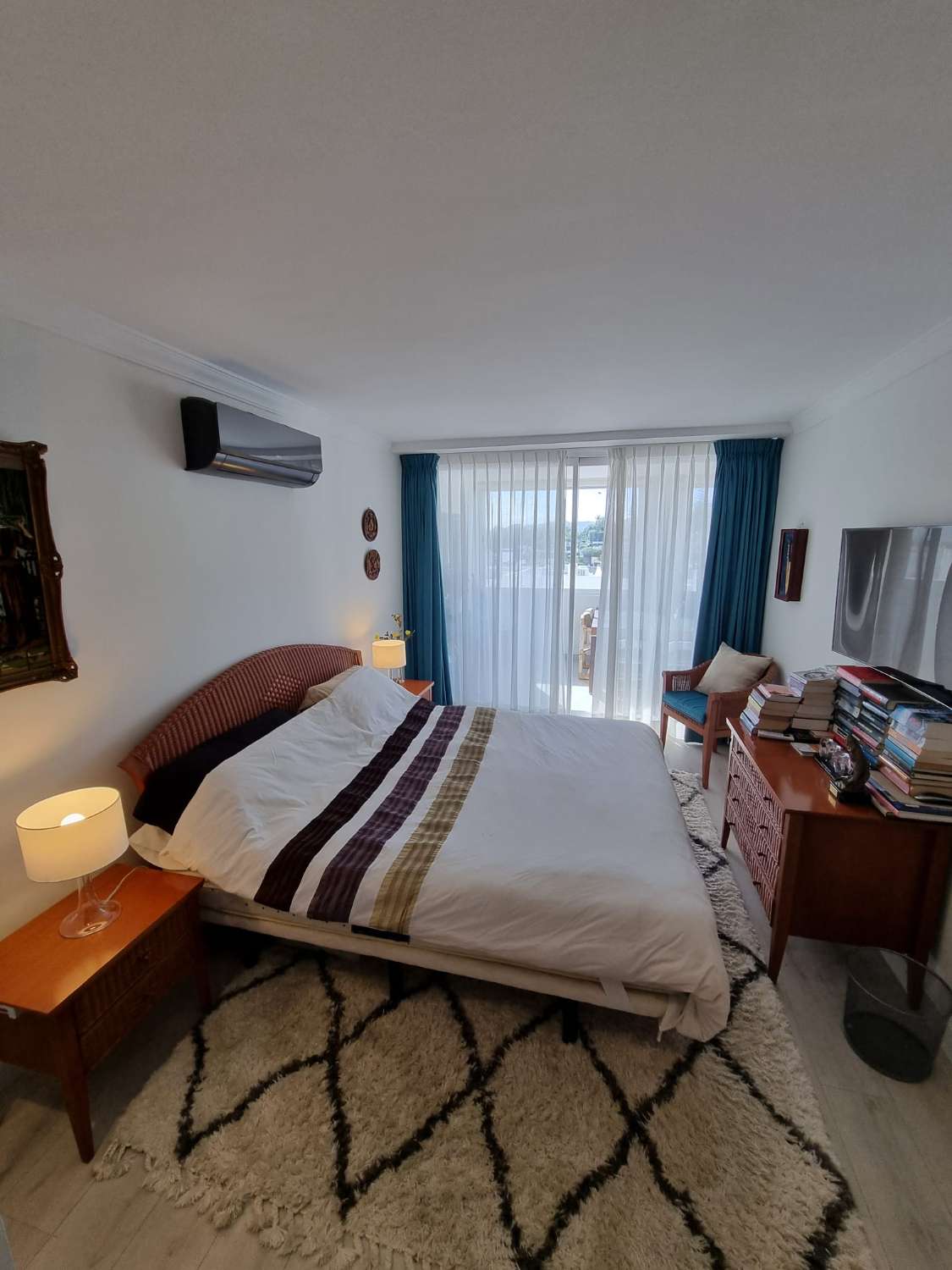 Apartamento de 2 dormitorios totalmente reformado en Los Balcones de la Quinta, Benahavís