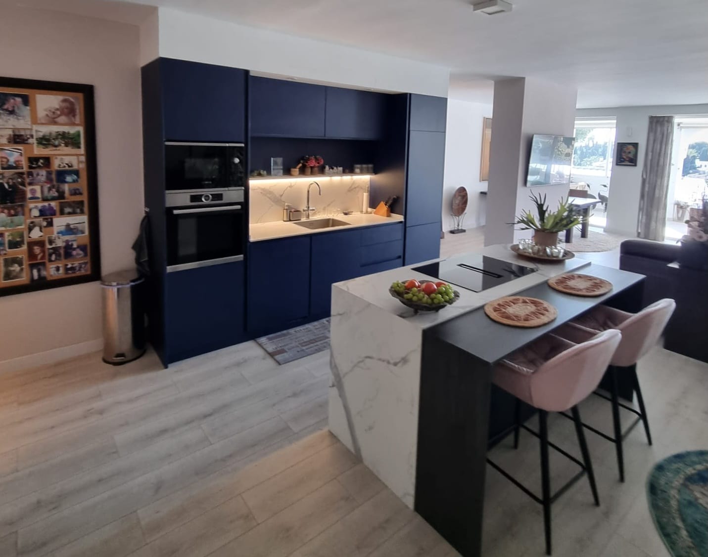 Apartamento de 2 dormitorios totalmente reformado en Los Balcones de la Quinta, Benahavís