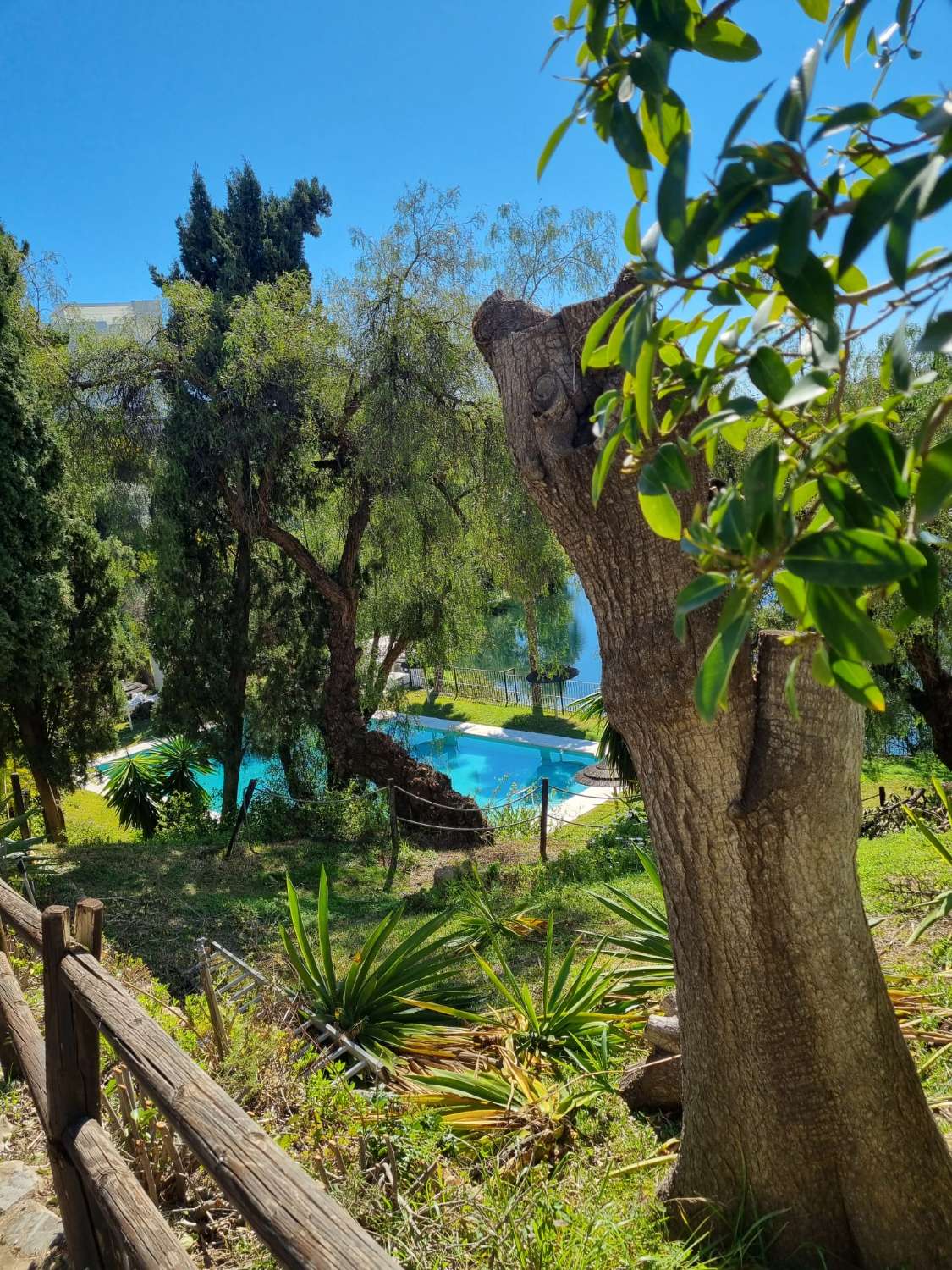 Apartamento de 2 dormitorios totalmente reformado en Los Balcones de la Quinta, Benahavís