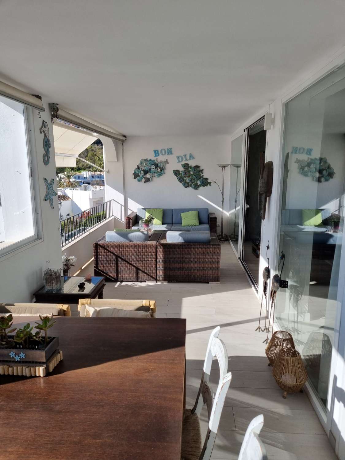 Apartamento de 2 dormitorios totalmente reformado en Los Balcones de la Quinta, Benahavís