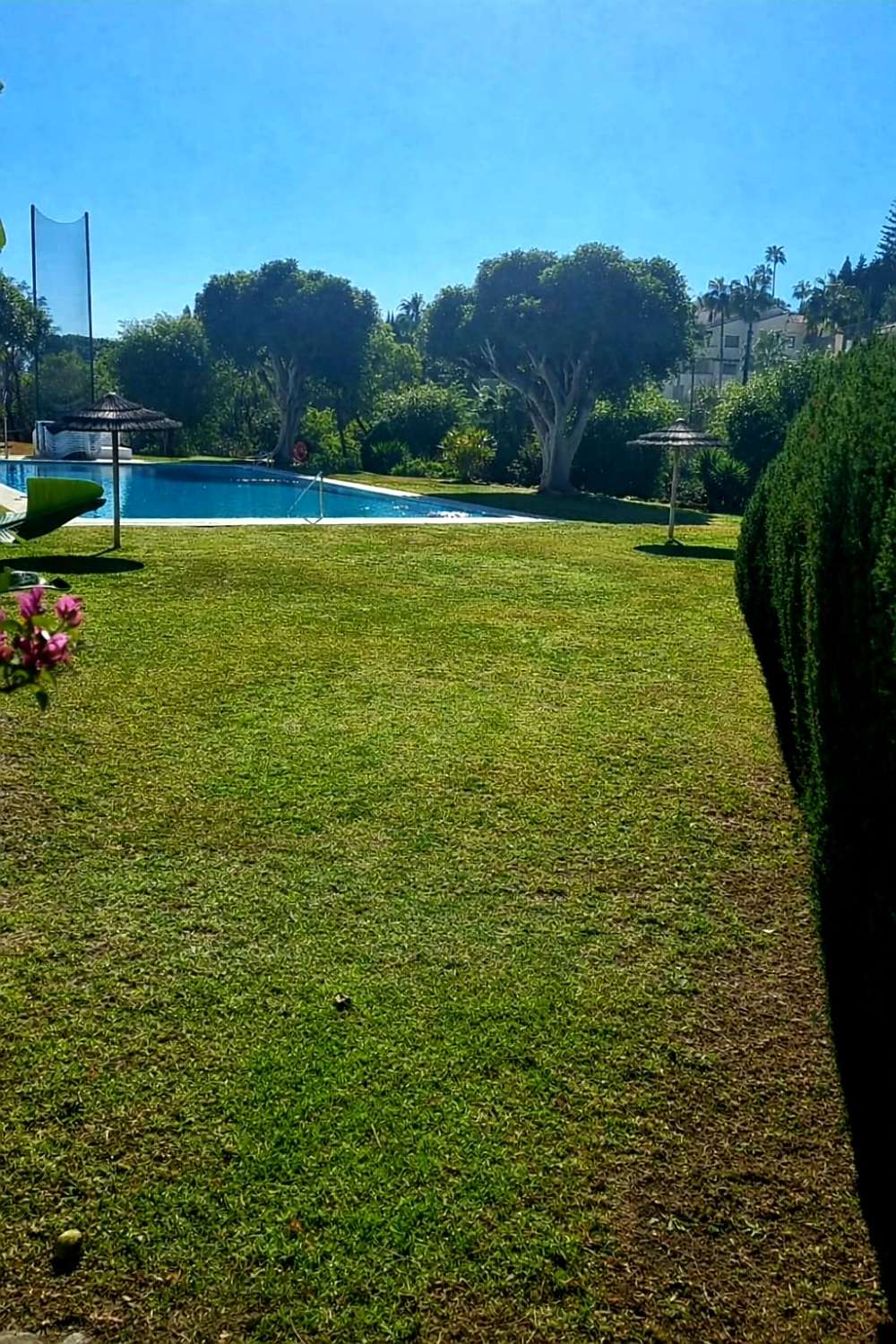 Apartamento de 2 dormitorios totalmente reformado en Los Balcones de la Quinta, Benahavís