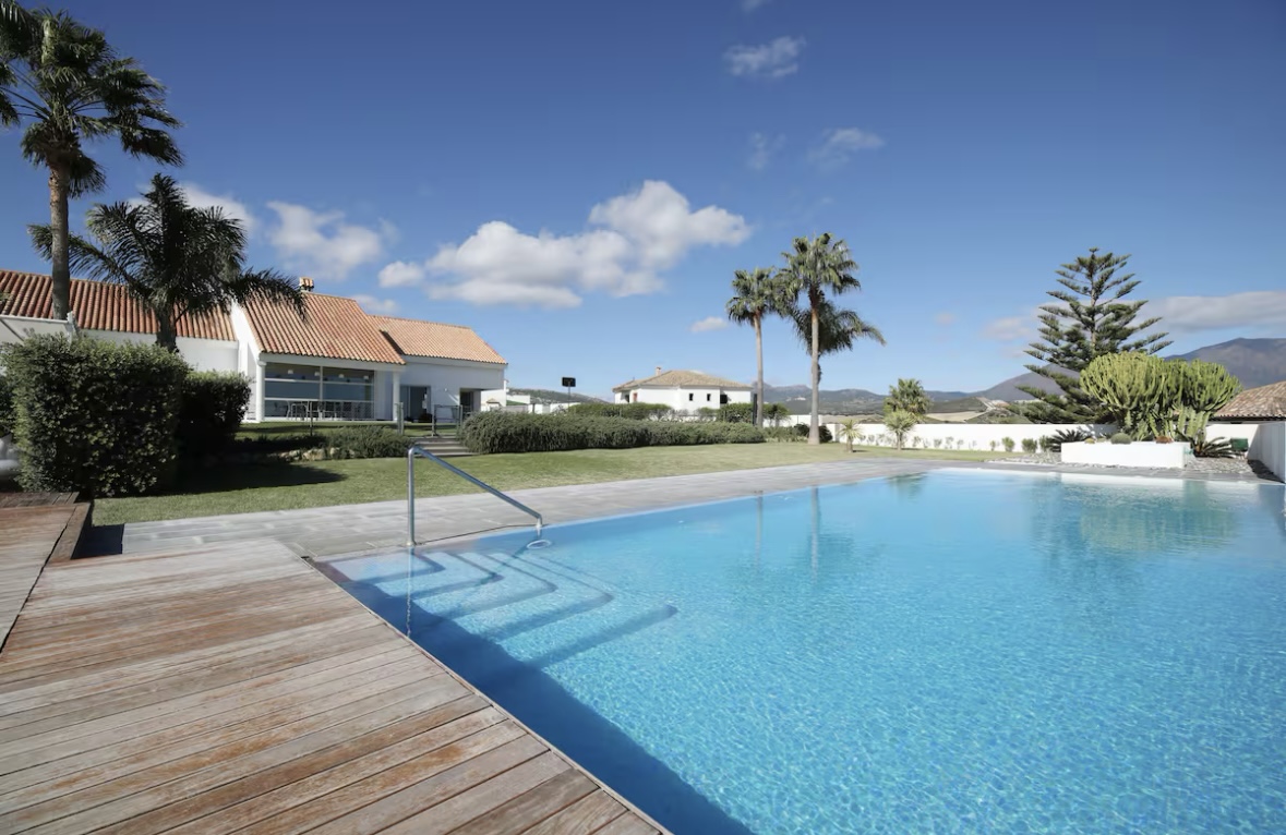 Excepcional finca de lujo en Manilva, cerca de Sotogrande.