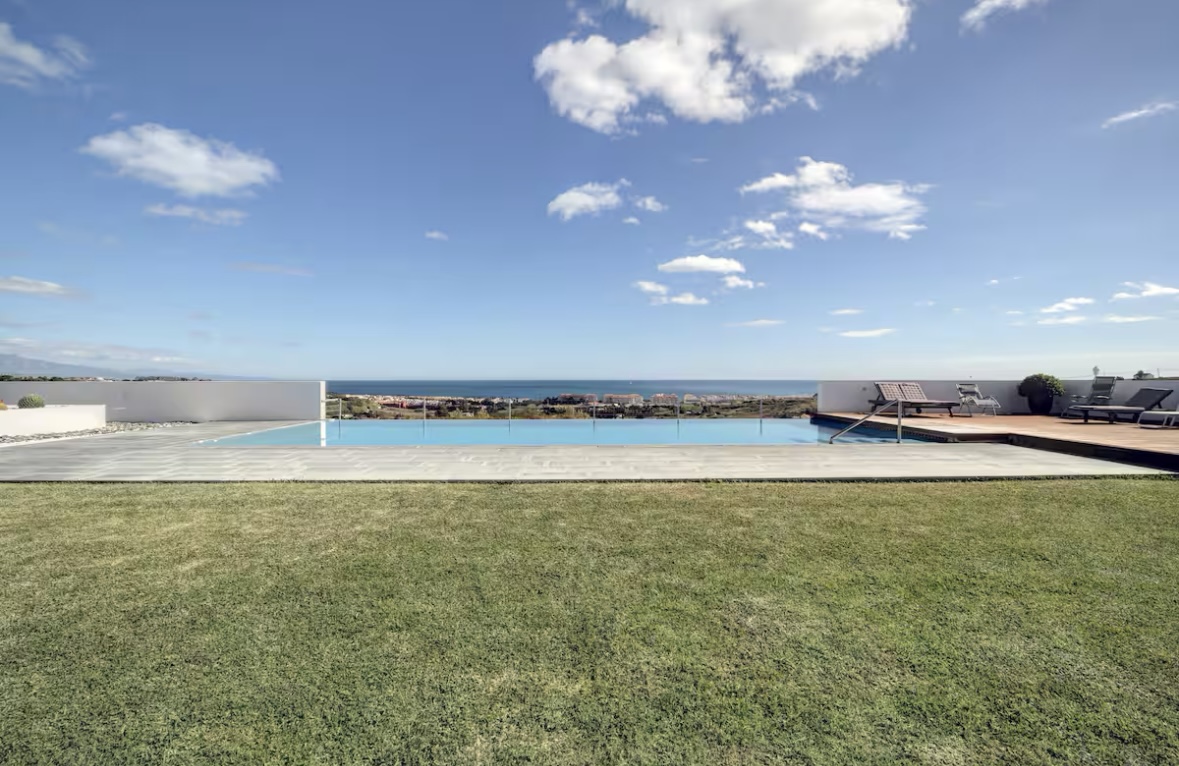 Excepcional finca de lujo en Manilva, cerca de Sotogrande.