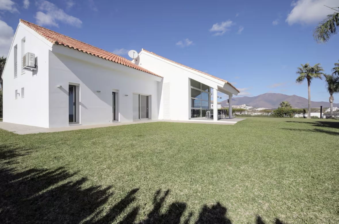 Excepcional finca de lujo en Manilva, cerca de Sotogrande.