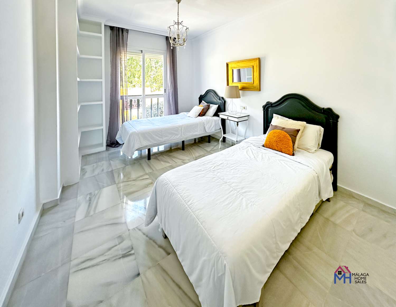 Nueva Andalucía | Señorío de Gonzaga | Vistas de La Concha