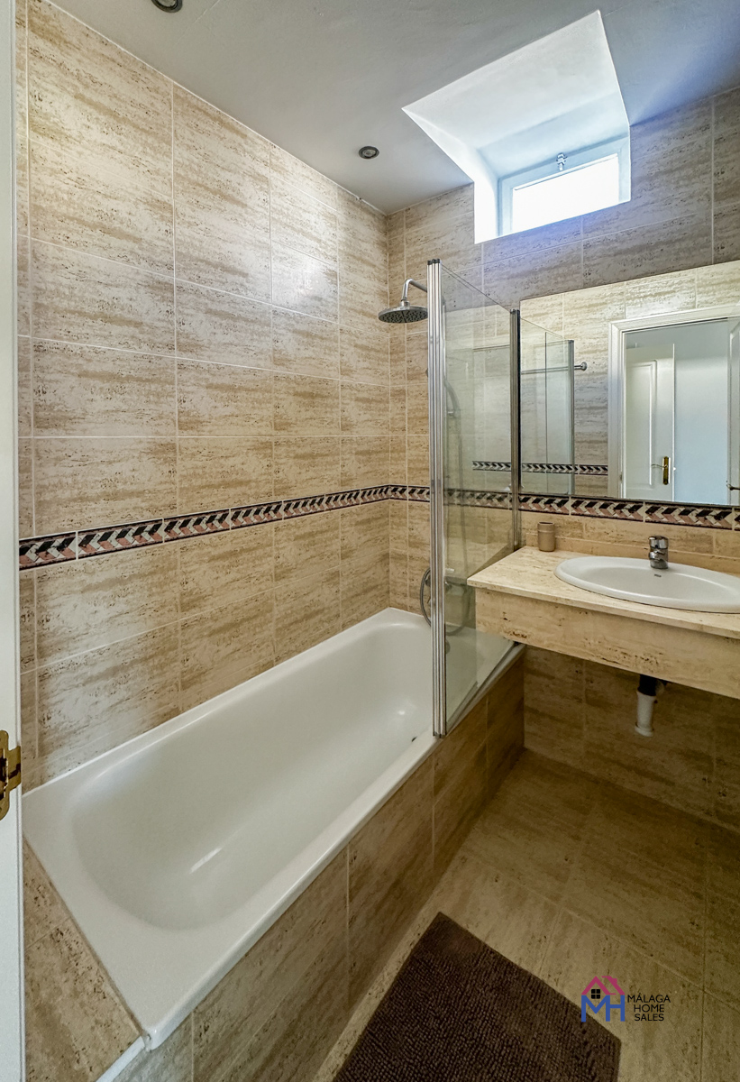 Nueva Andalucía | Señorío de Gonzaga | Vistas de La Concha