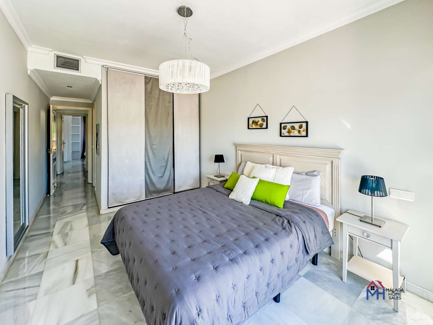 Nueva Andalucía | Señorío de Gonzaga | Vistas de La Concha