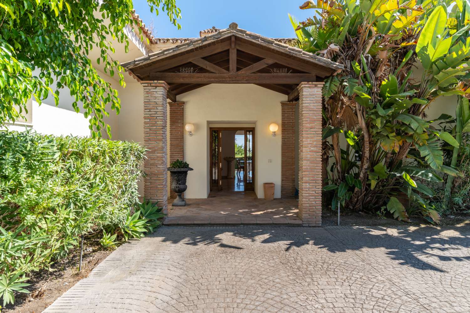 VILLA EN PUERTO ALMENDRO – EL CAPITÁN, BENAHAVÍS