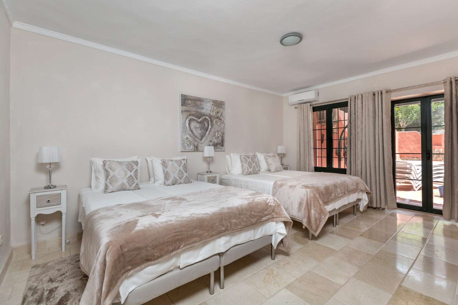 Villa en Benahavis Magnífica Hacienda de 12 dormitorios en Vega del Colorado, La Quinta