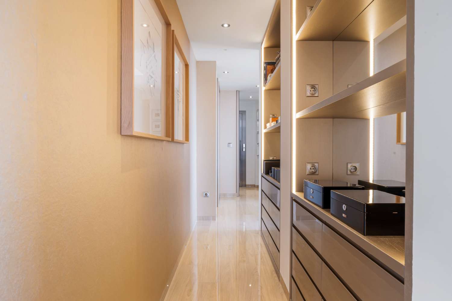 Ático de alta calidad de 4 dormitorios en Altos de los Almendros, Benahavís.