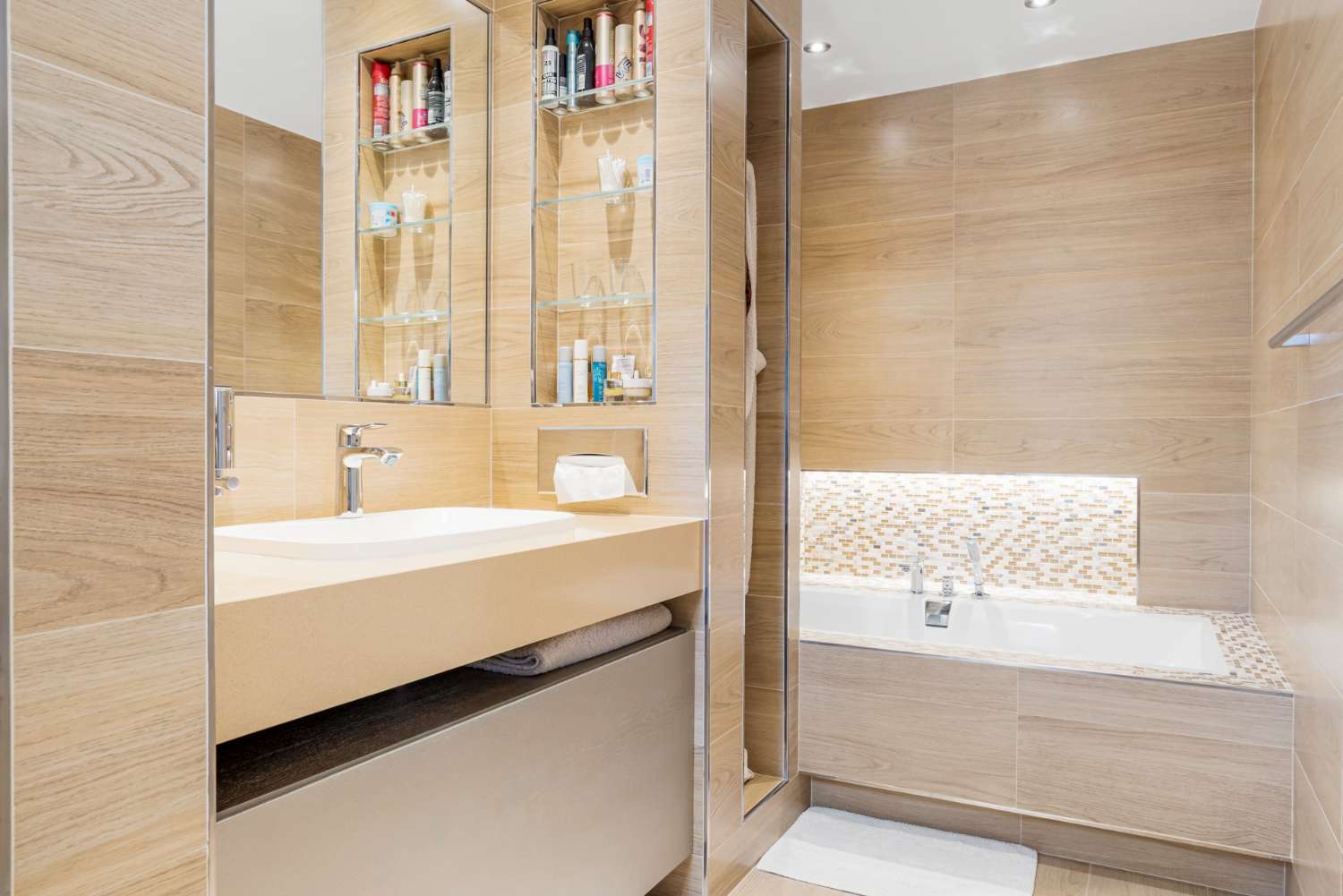 Ático de alta calidad de 4 dormitorios en Altos de los Almendros, Benahavís.