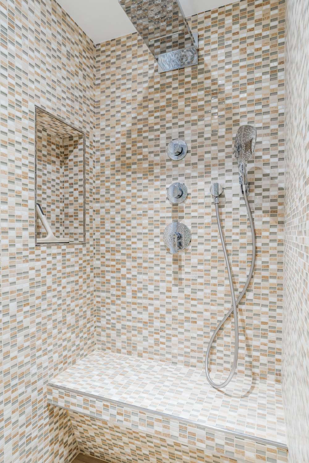 Ático de alta calidad de 4 dormitorios en Altos de los Almendros, Benahavís.