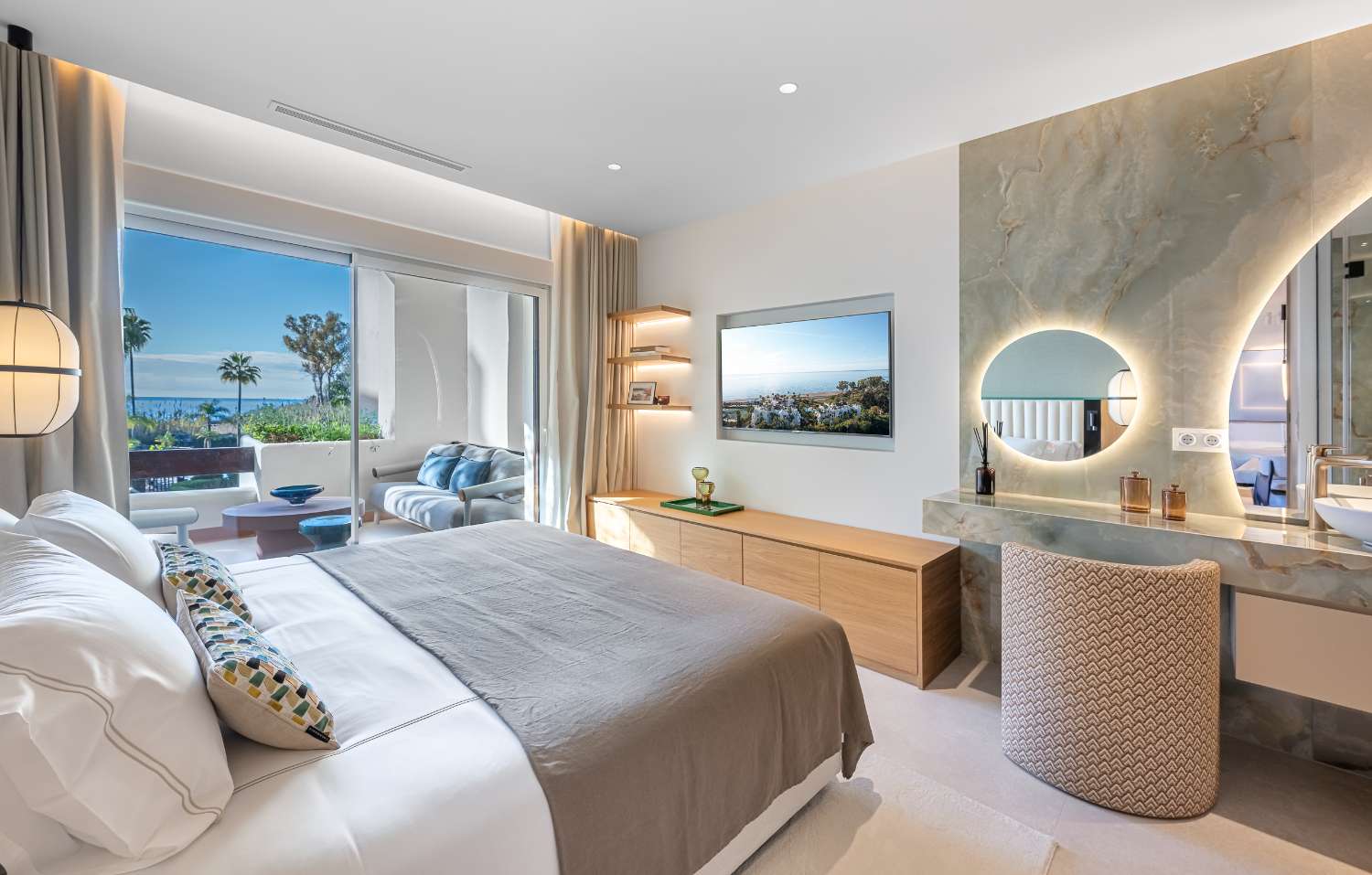 Piso de lujo en venta en Bahía del Velerín-Nueva Milla de Oro-Estepona