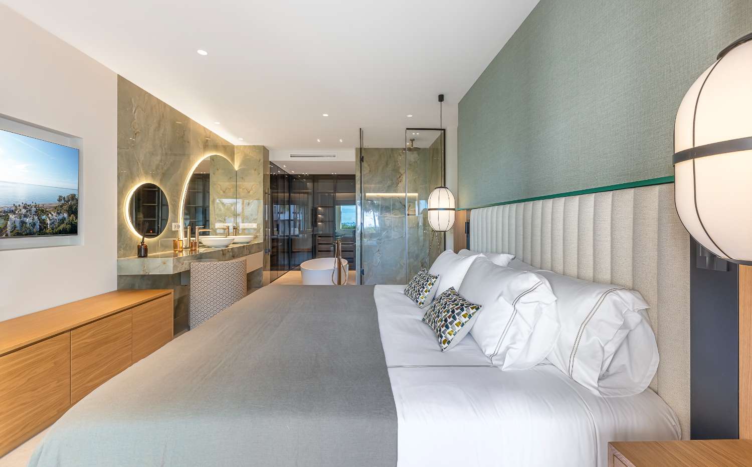 Piso de lujo en venta en Bahía del Velerín-Nueva Milla de Oro-Estepona