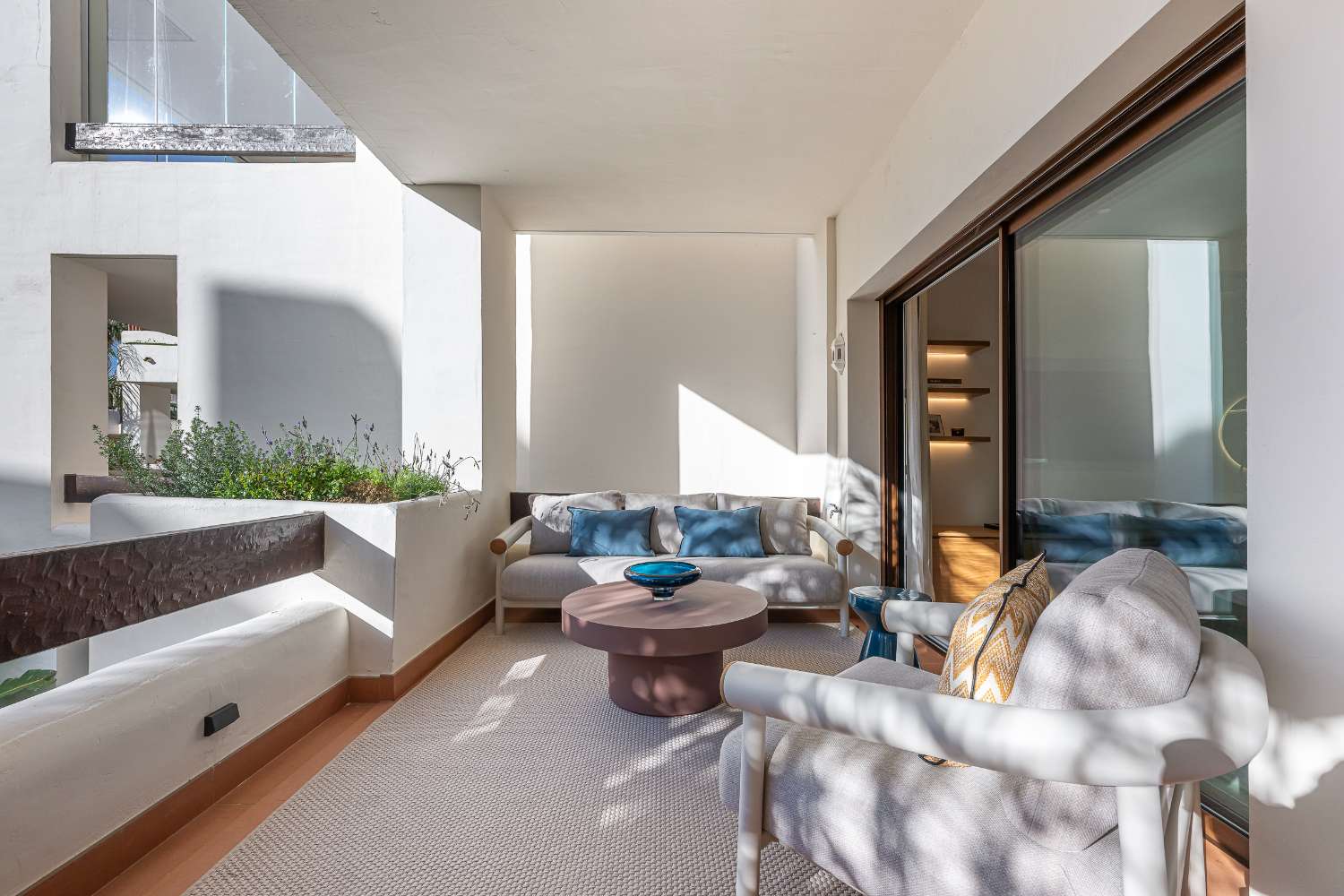 Piso de lujo en venta en Bahía del Velerín-Nueva Milla de Oro-Estepona