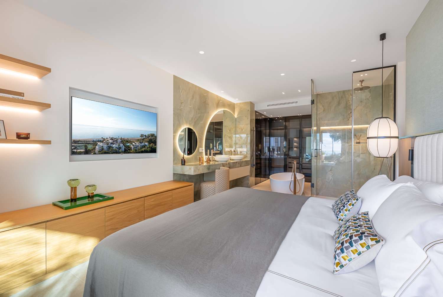 Piso de lujo en venta en Bahía del Velerín-Nueva Milla de Oro-Estepona