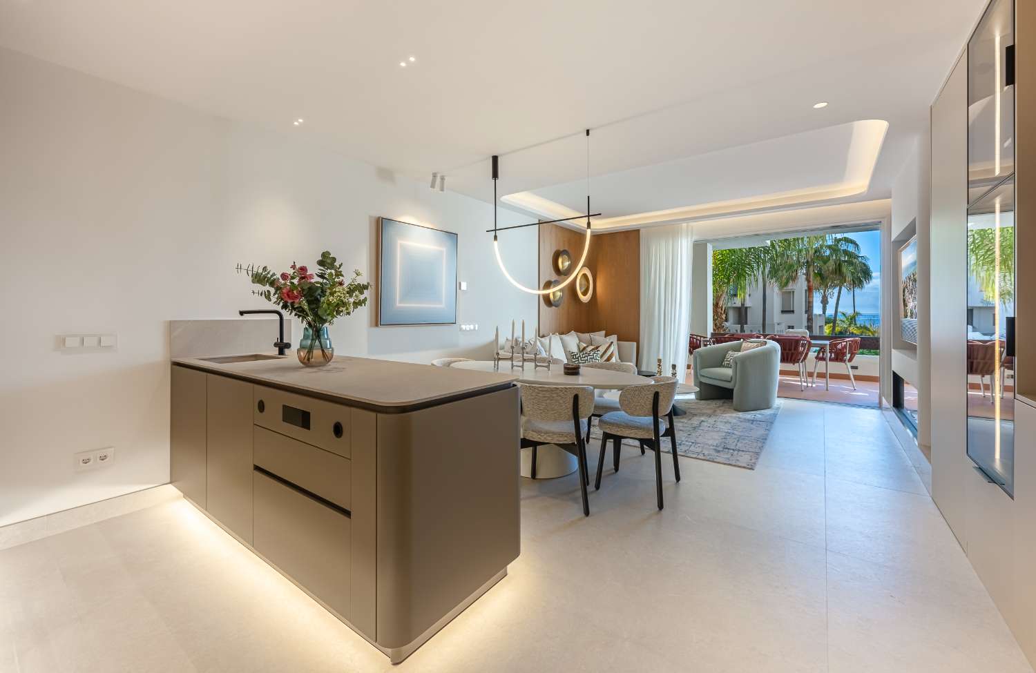 Piso de lujo en venta en Bahía del Velerín-Nueva Milla de Oro-Estepona