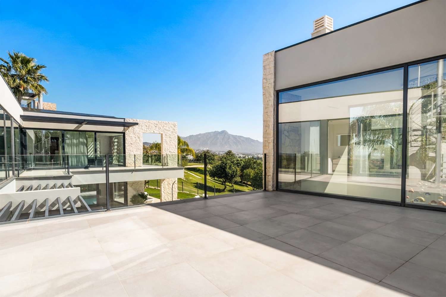 Villa Aqua – Moderne villa in La Alquería, Benahavís