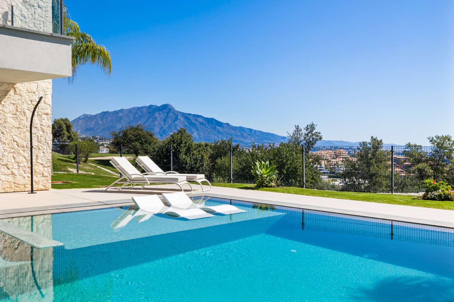 Villa Aqua – Moderne villa in La Alquería, Benahavís
