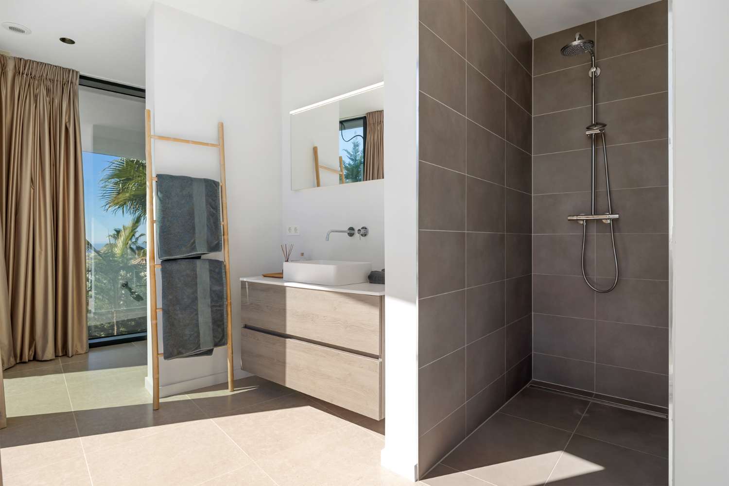 Villa Aqua – Moderne villa in La Alquería, Benahavís