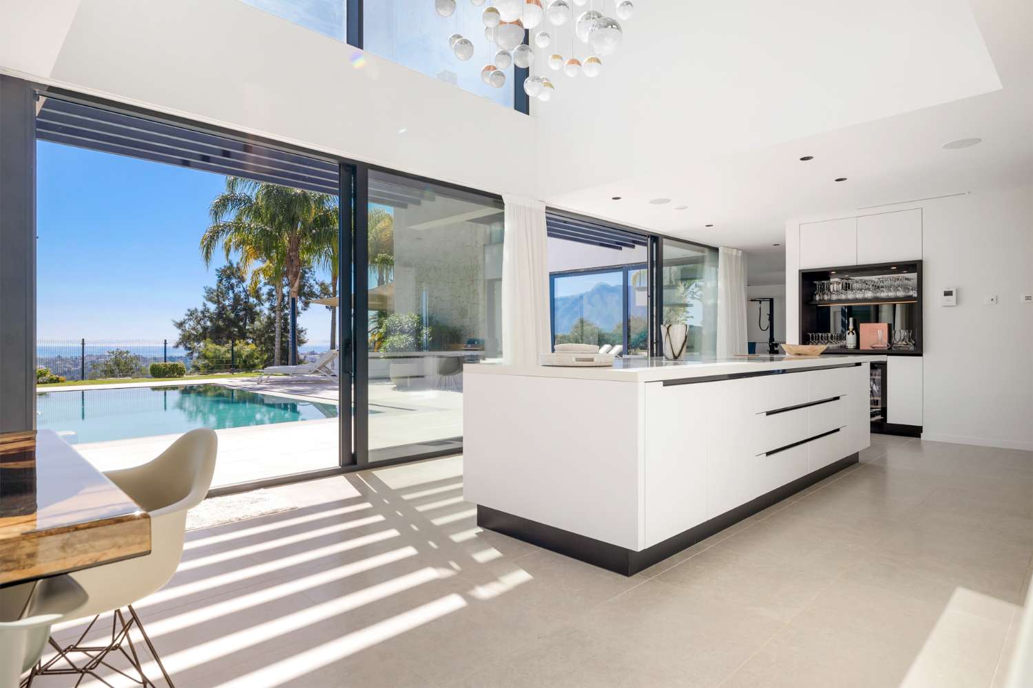 Villa Aqua – Moderne villa in La Alquería, Benahavís