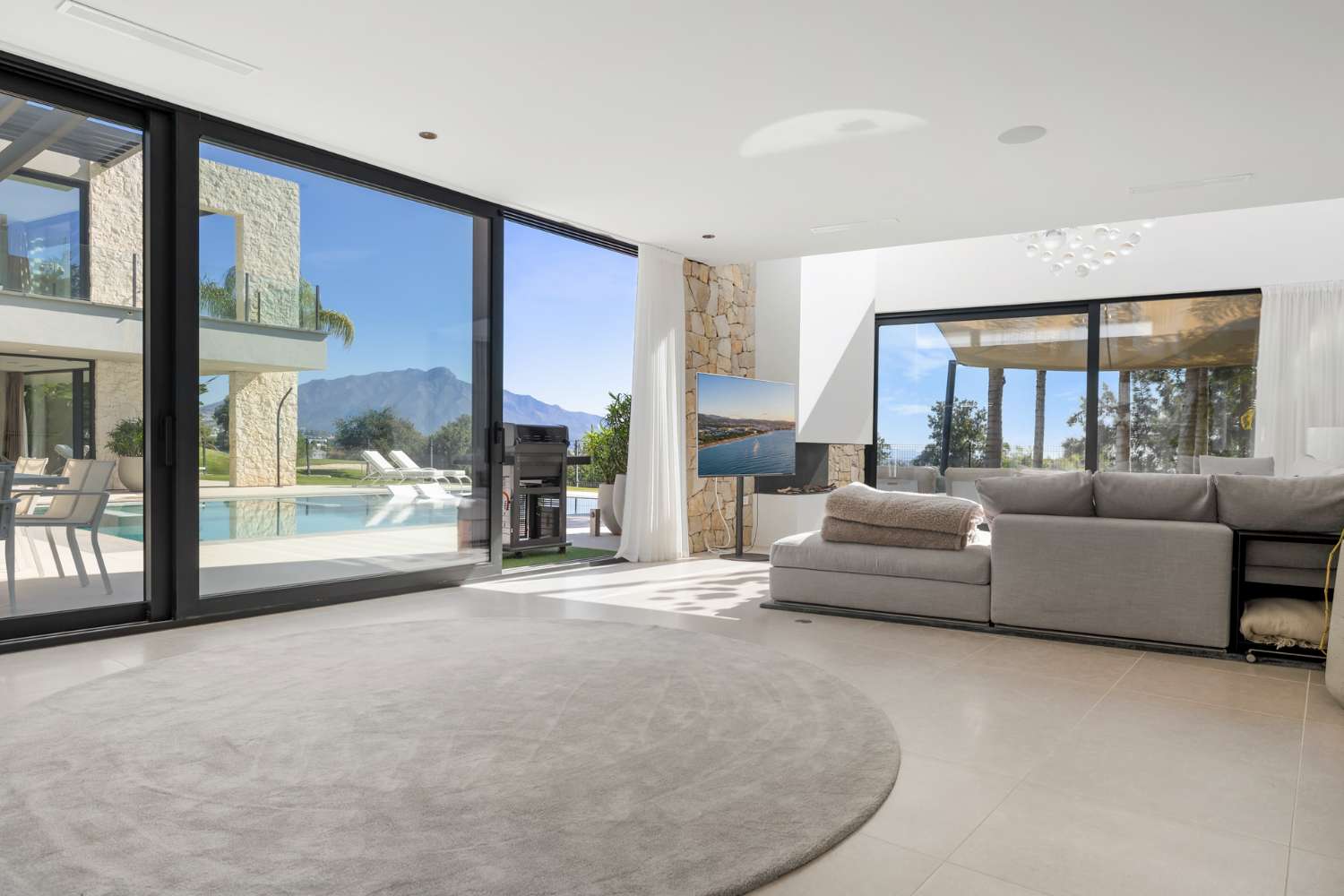 Villa Aqua – Moderne villa in La Alquería, Benahavís