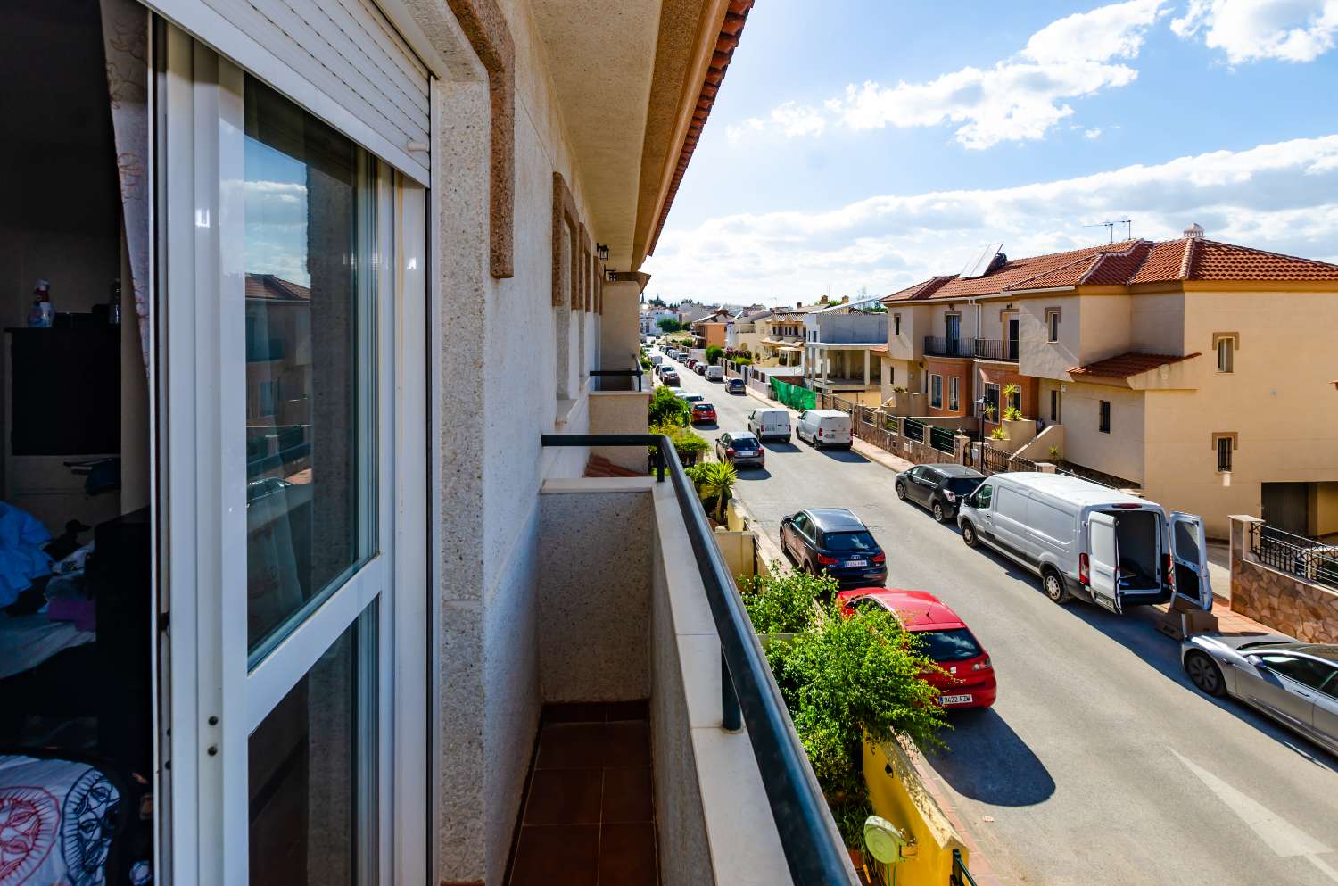 Magnífico chalet adosado con gran terraza, sótano, 2 plazas de garaje y piscinas comunitarias en Alhaurín de la Torre