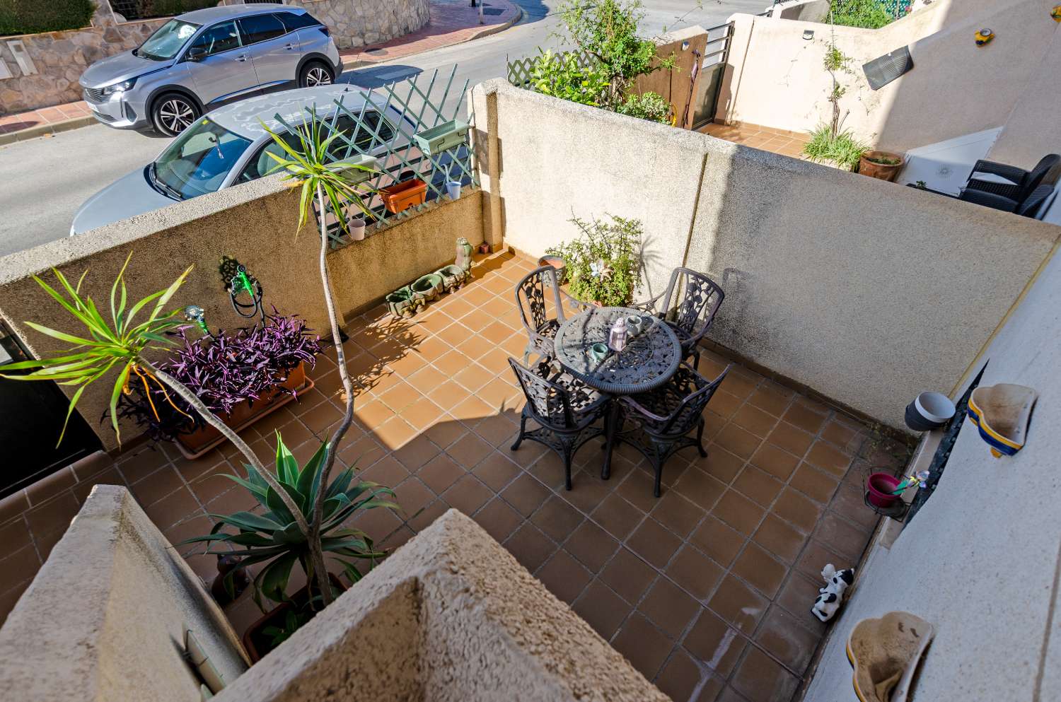 Magnífico chalet adosado con gran terraza, sótano, 2 plazas de garaje y piscinas comunitarias en Alhaurín de la Torre