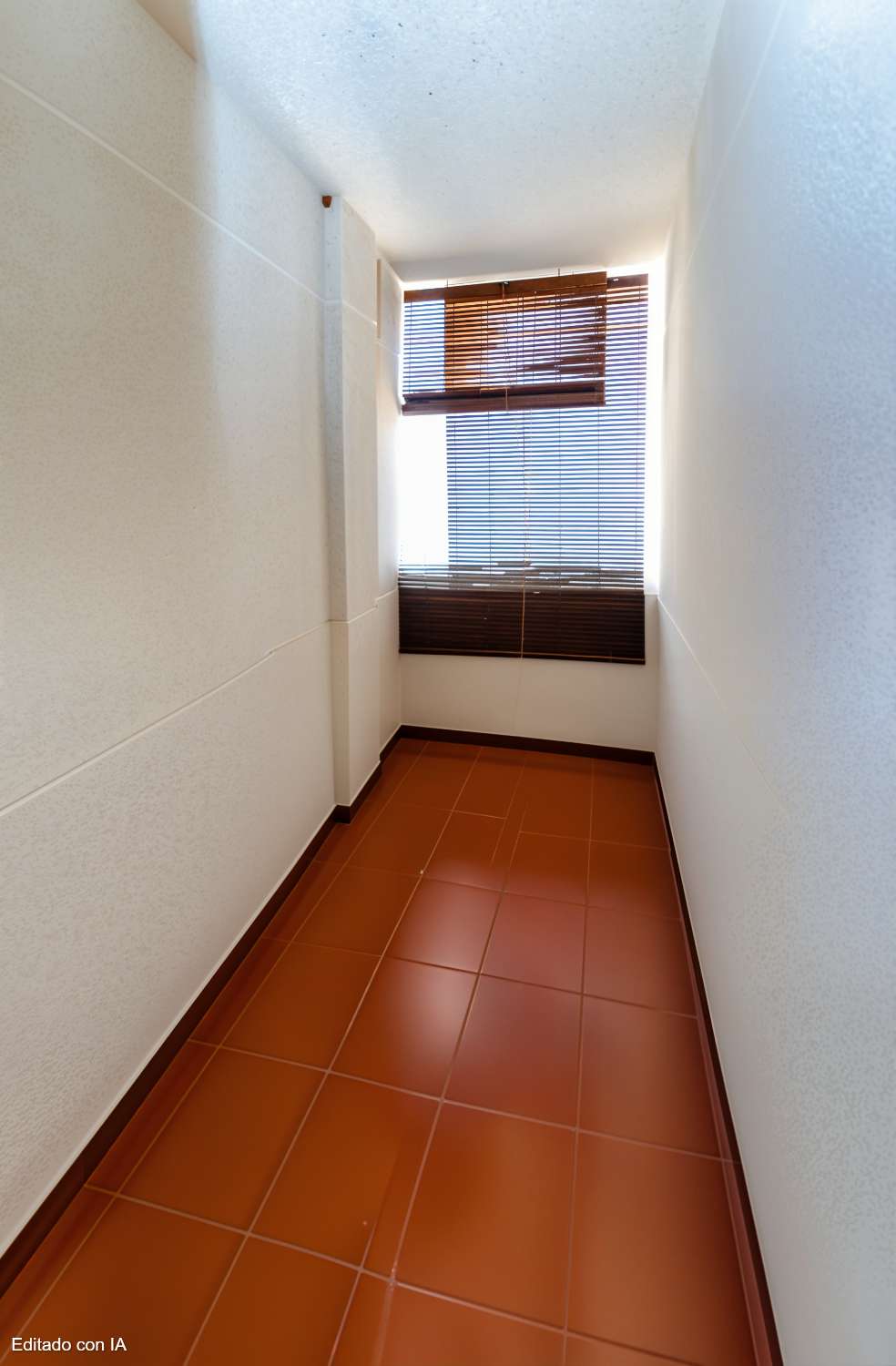 Magnífico chalet adosado con gran terraza, sótano, 2 plazas de garaje y piscinas comunitarias en Alhaurín de la Torre