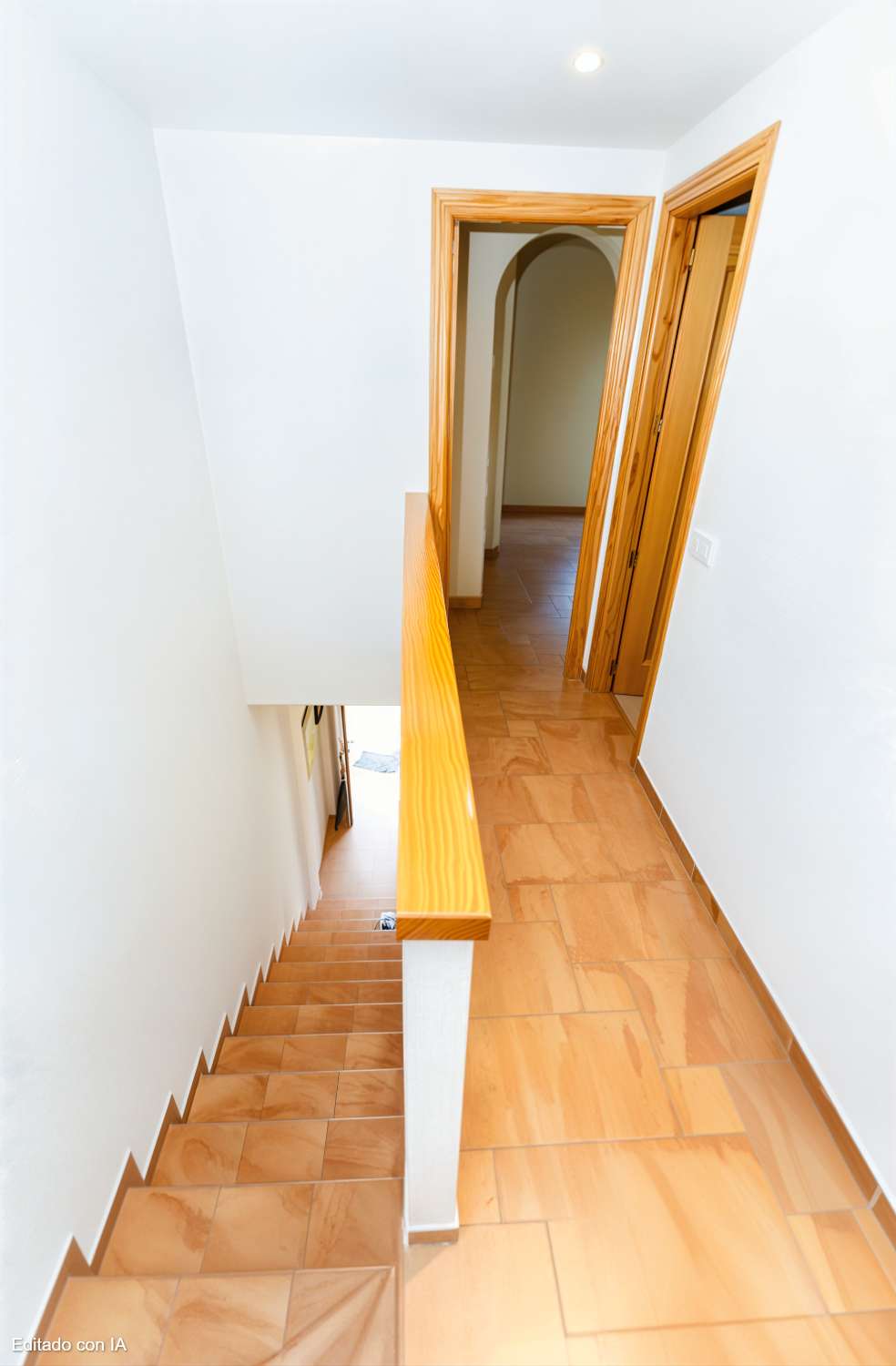 Magnífico chalet adosado con gran terraza, sótano, 2 plazas de garaje y piscinas comunitarias en Alhaurín de la Torre