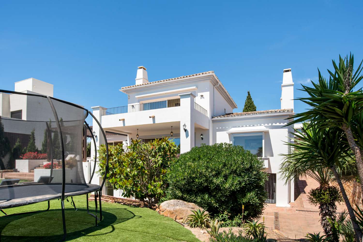 Una hermosa villa de 4 habitaciones en La Paloma, entre Sotogrande y La Duquesa.