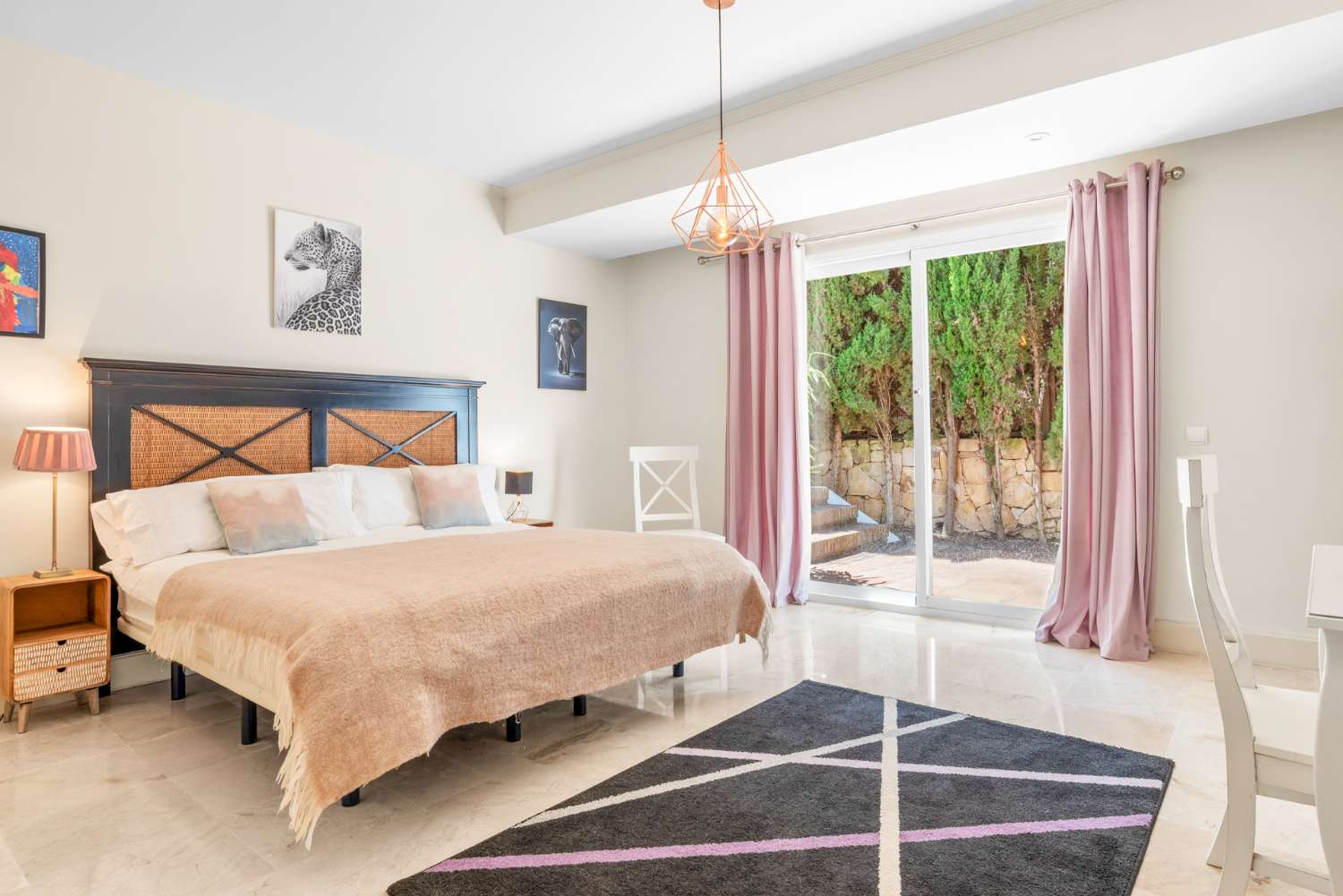 Una hermosa villa de 4 habitaciones en La Paloma, entre Sotogrande y La Duquesa.