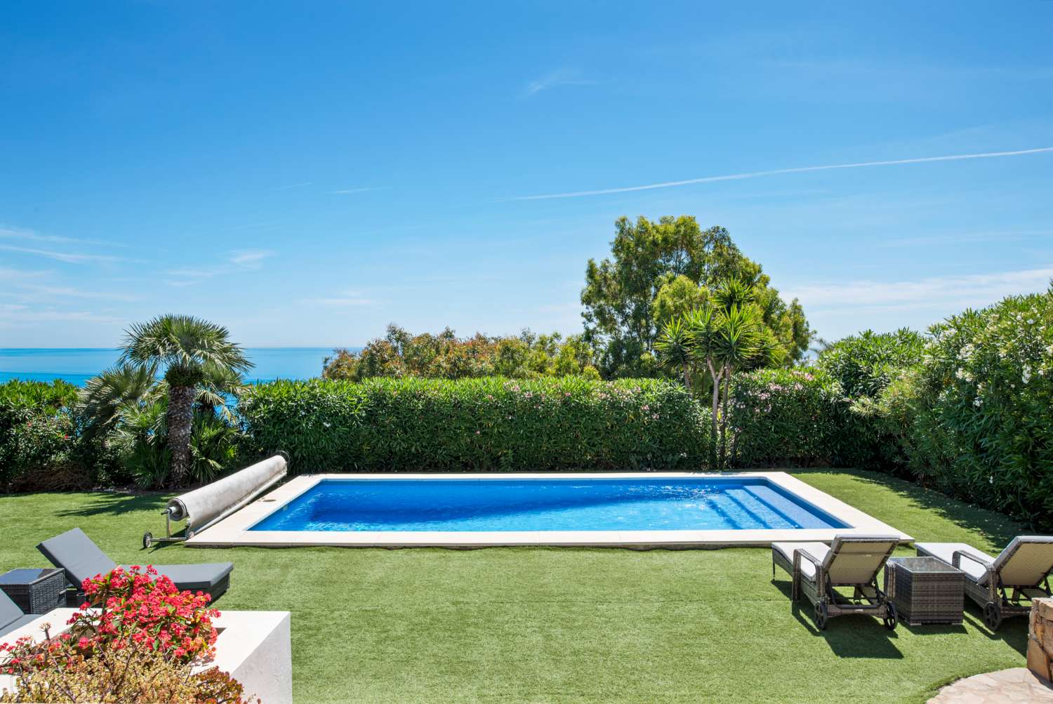 Una hermosa villa de 4 habitaciones en La Paloma, entre Sotogrande y La Duquesa.