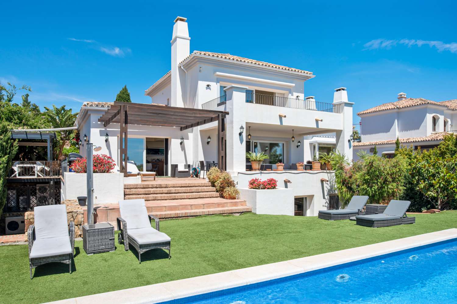 Una hermosa villa de 4 habitaciones en La Paloma, entre Sotogrande y La Duquesa.