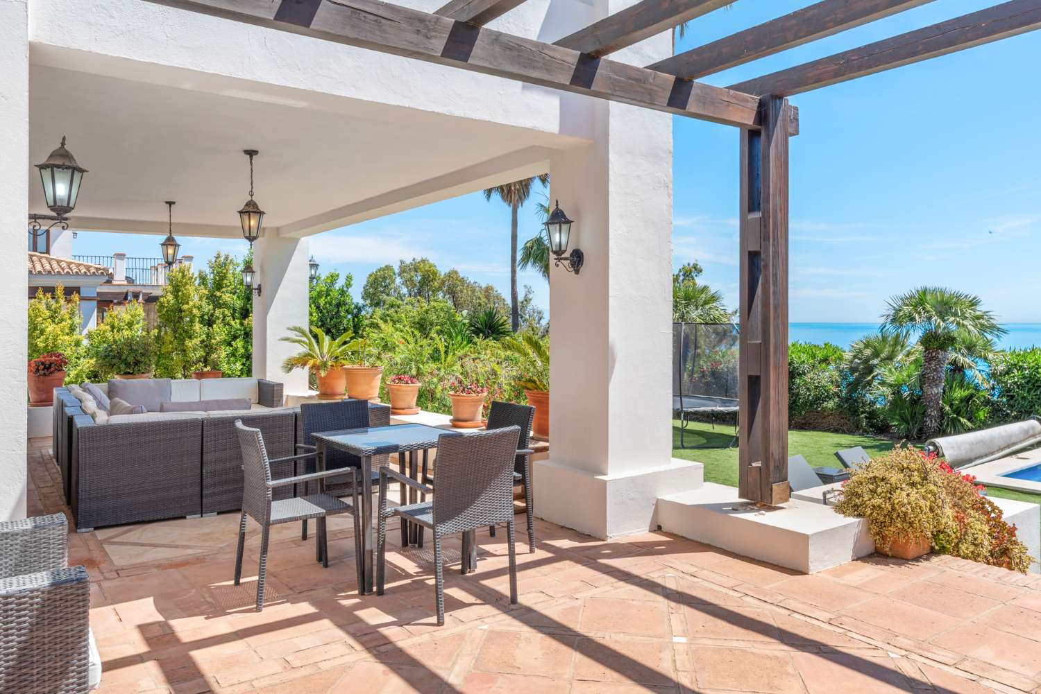 Una hermosa villa de 4 habitaciones en La Paloma, entre Sotogrande y La Duquesa.