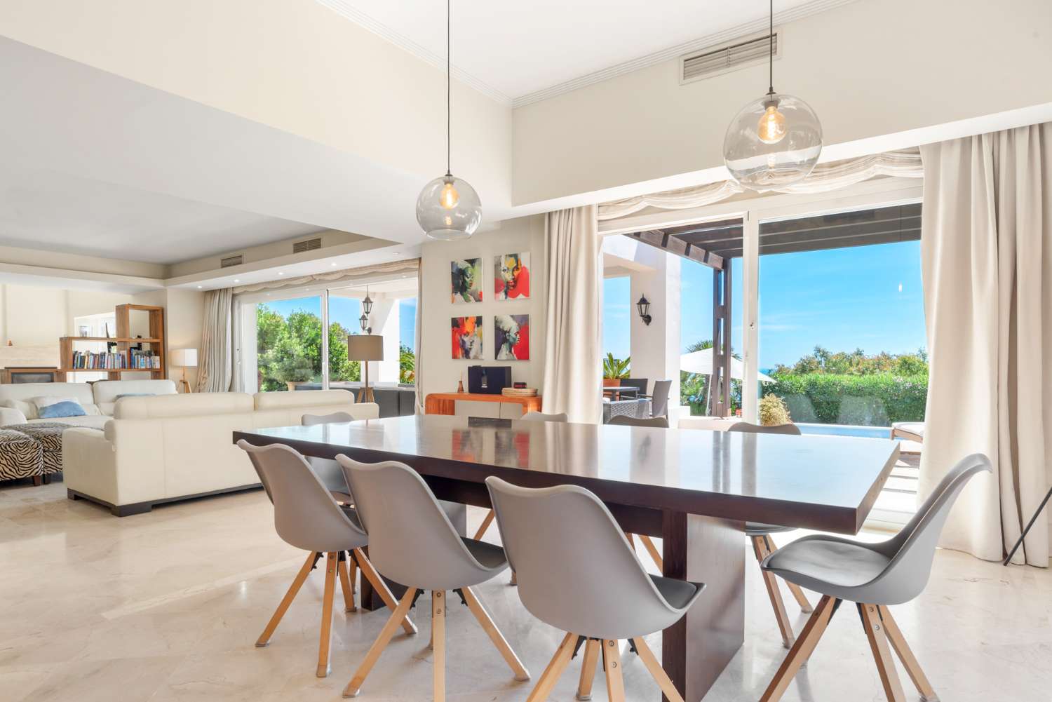 Una hermosa villa de 4 habitaciones en La Paloma, entre Sotogrande y La Duquesa.