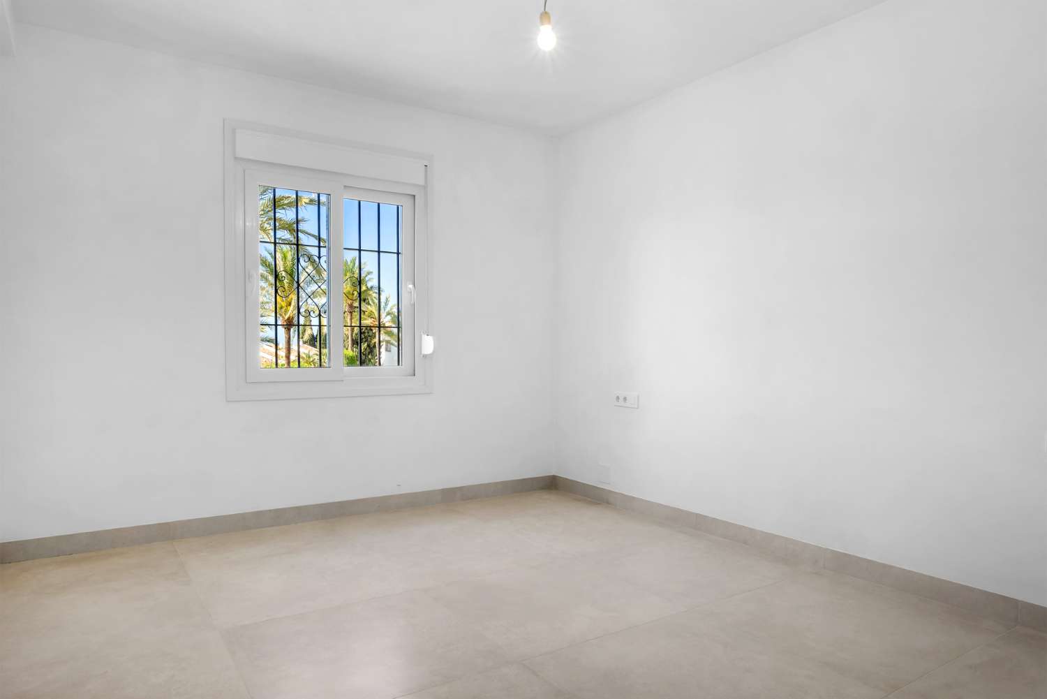 Apartamento en venta en Nueva Andalucía (Marbella)