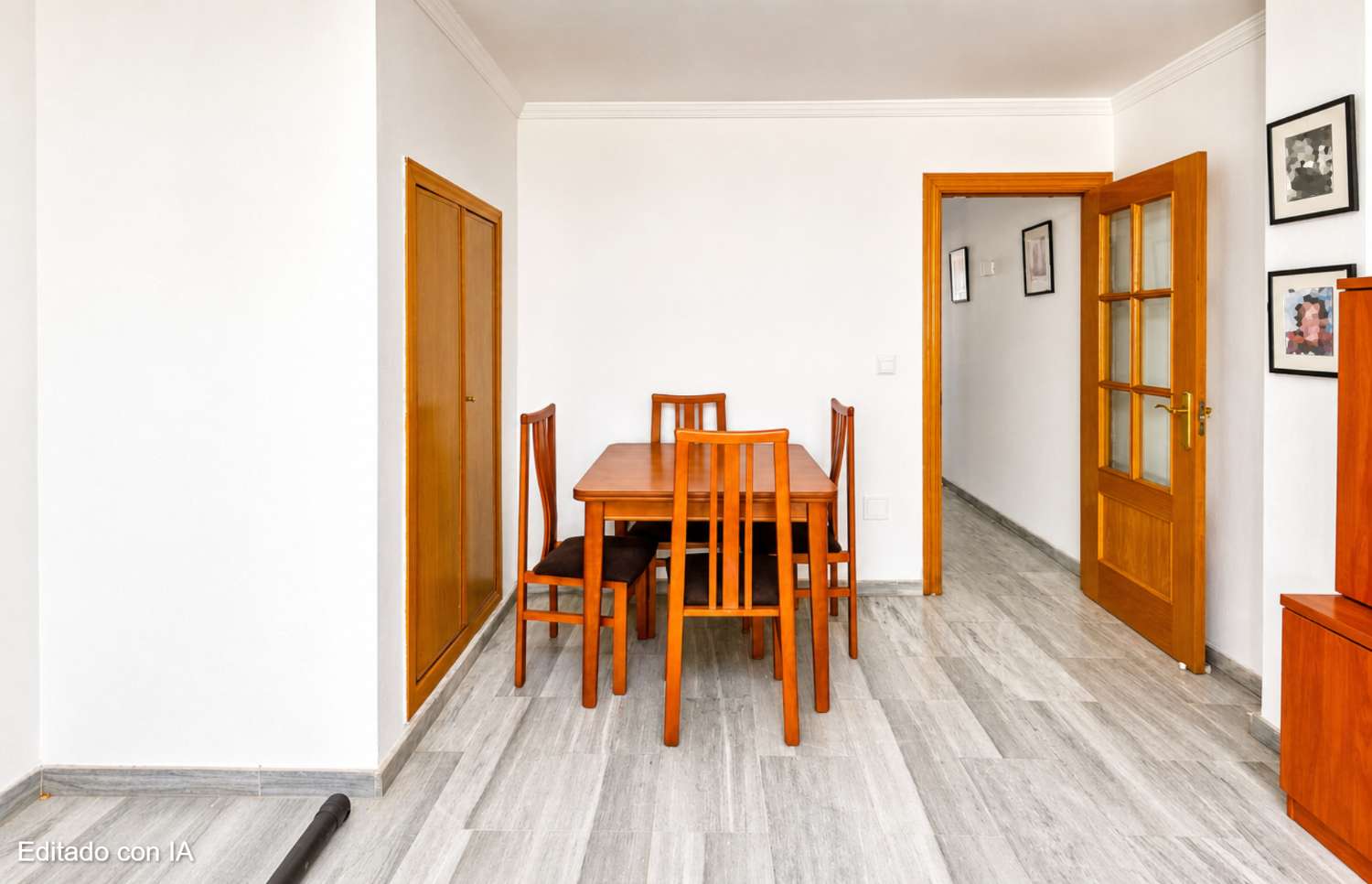 Exclusivo apartamento dúplex con terraza y garaje a solo 400 metros de la playa de La Carihuela, Torremolinos.