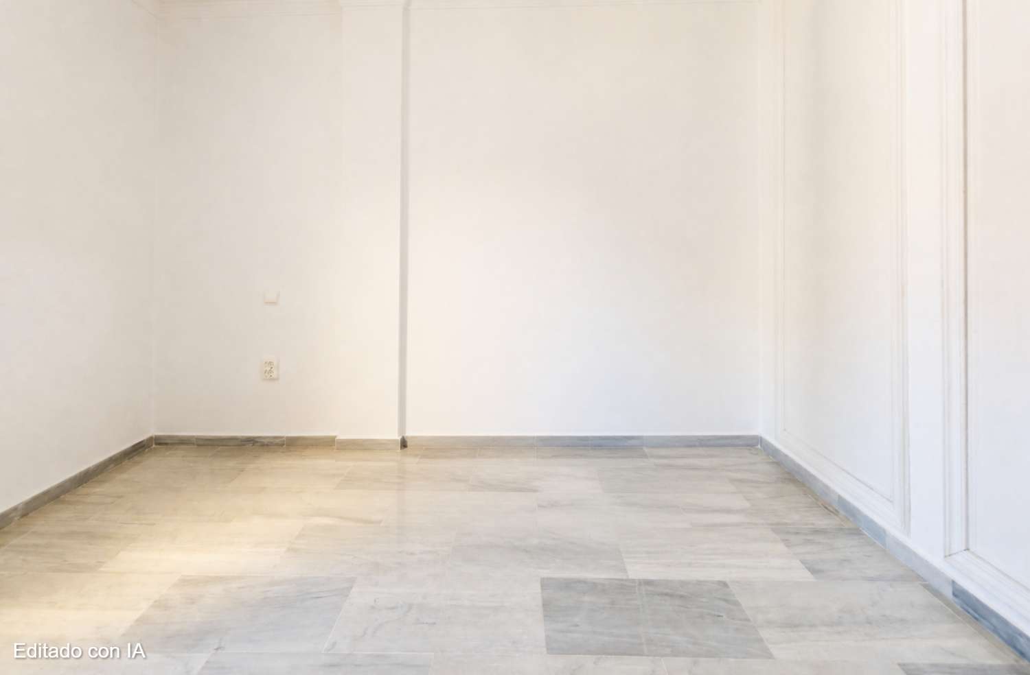 Exclusivo apartamento dúplex con terraza y garaje a solo 400 metros de la playa de La Carihuela, Torremolinos.