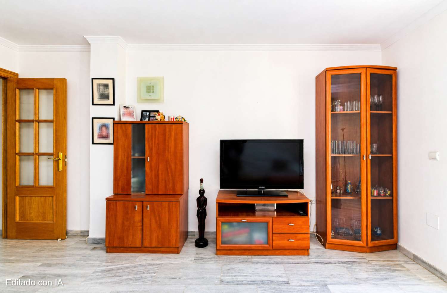 Exclusivo apartamento dúplex con terraza y garaje a solo 400 metros de la playa de La Carihuela, Torremolinos.