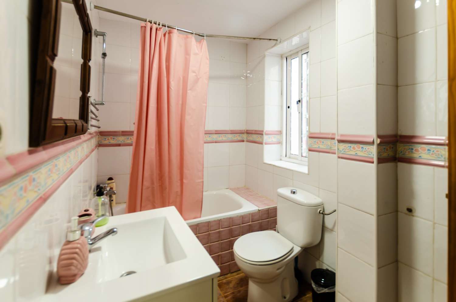 Appartement spacieux de 3 chambres à seulement 10 minutes du centre historique de Malaga