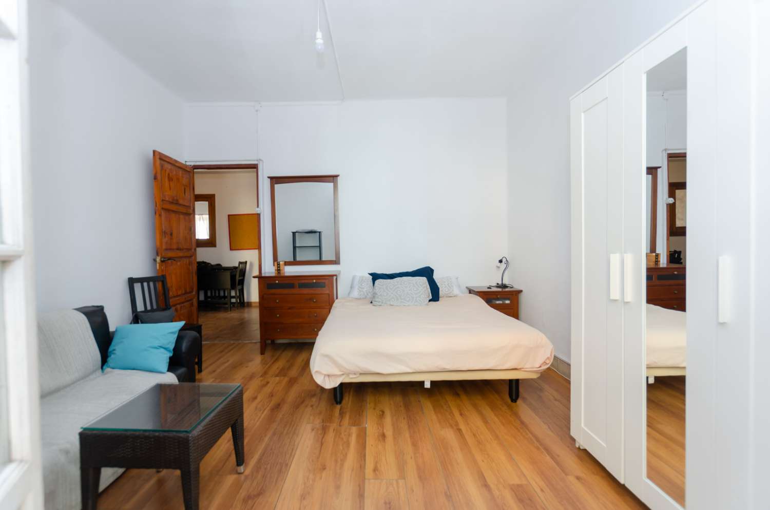 Appartement spacieux de 3 chambres à seulement 10 minutes du centre historique de Malaga