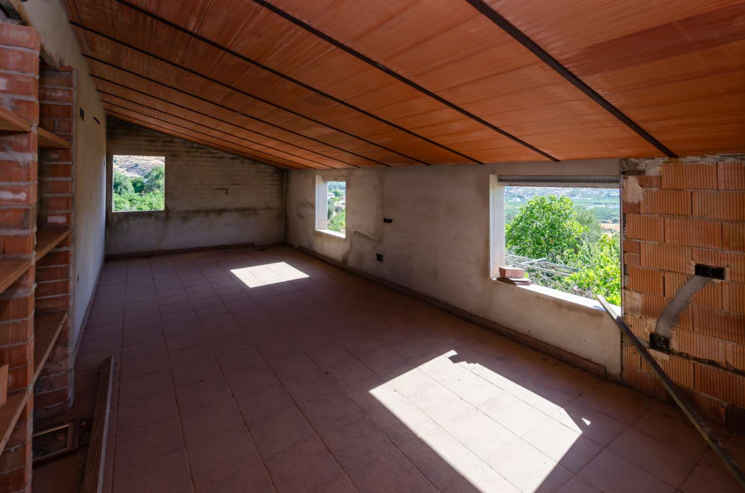 Parcela con vivienda y pozo legalizado en Álora