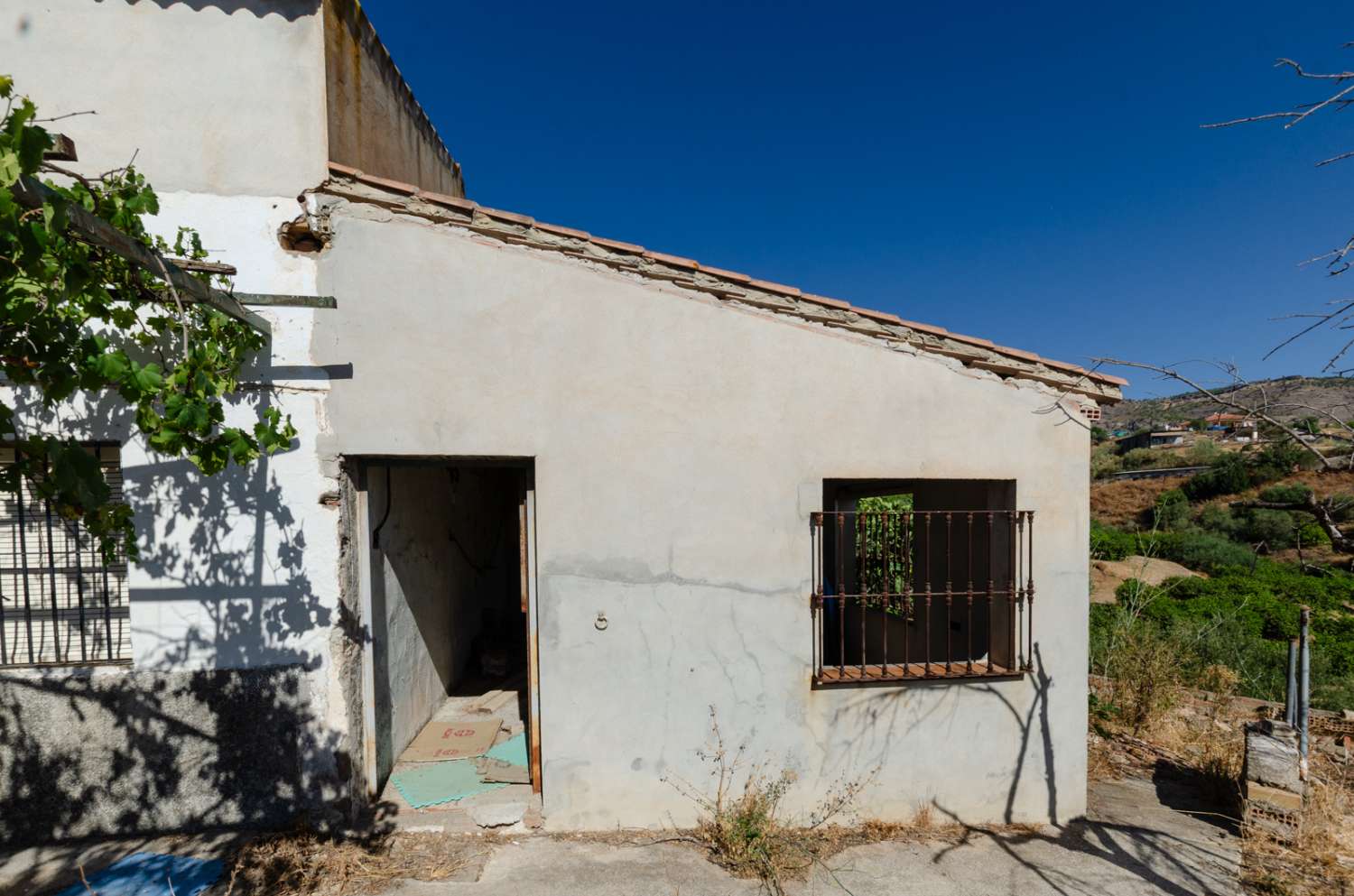 Parcela con vivienda y pozo legalizado en Álora