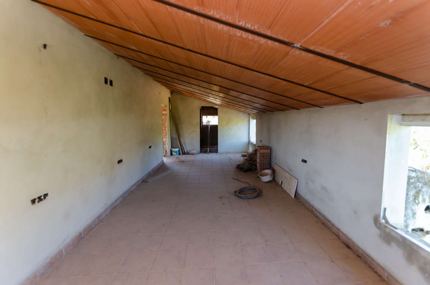 Parcela con vivienda y pozo legalizado en Álora