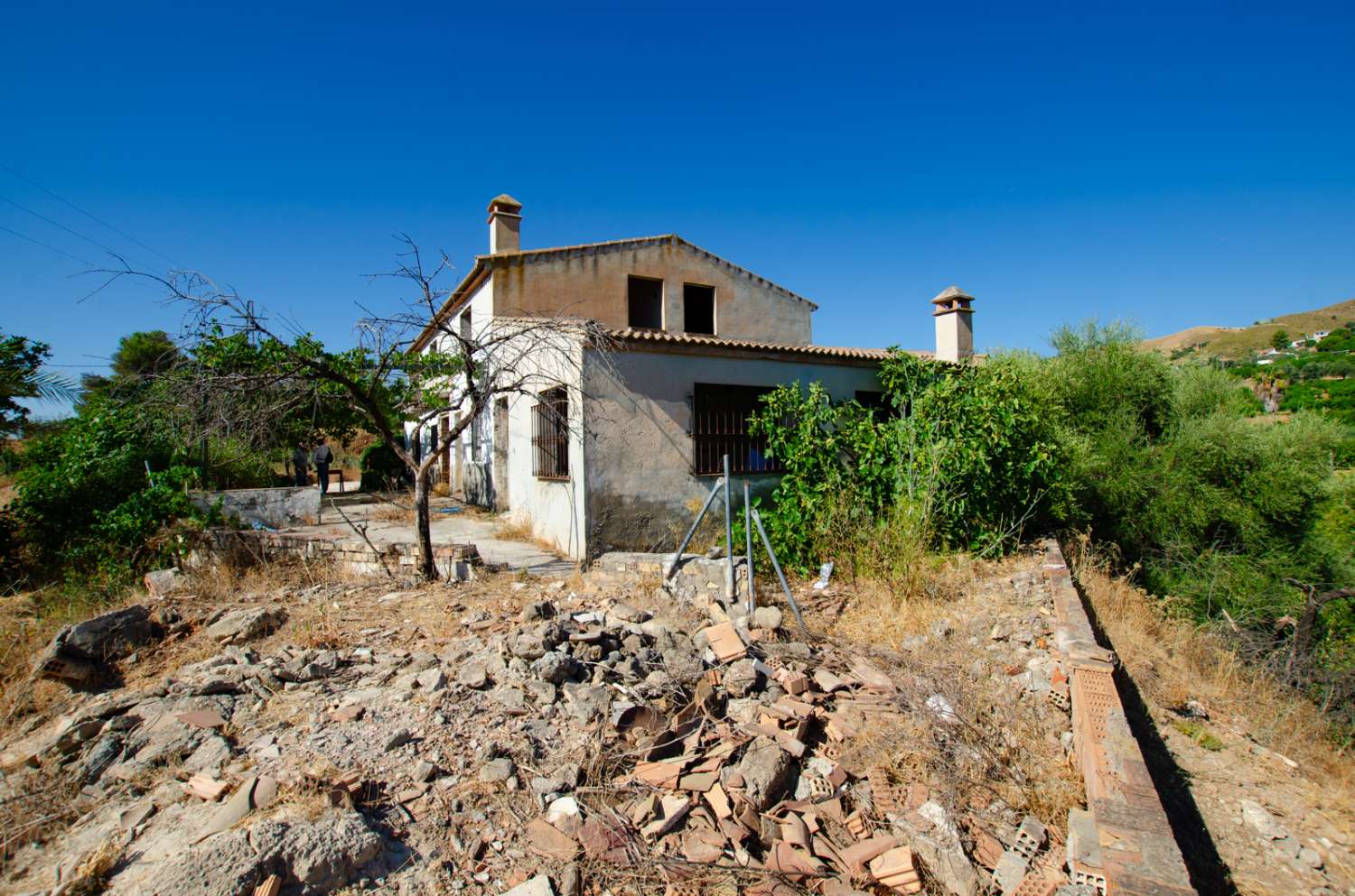 Parcela con vivienda y pozo legalizado en Álora