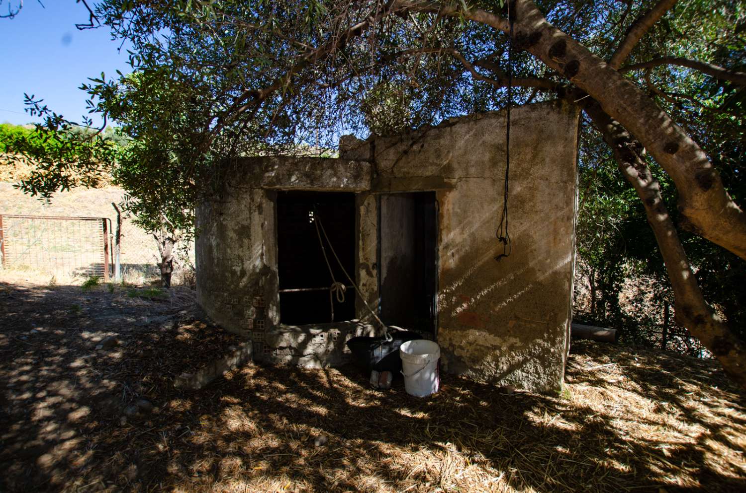 Parcela con vivienda y pozo legalizado en Álora